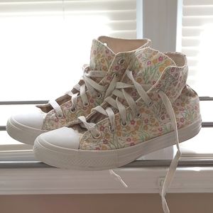 Girls converse size 2